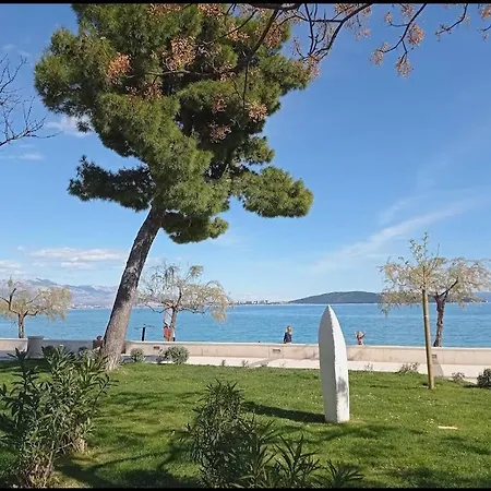 By The Sea And Beach With Roof Terrace Apartment Kastela