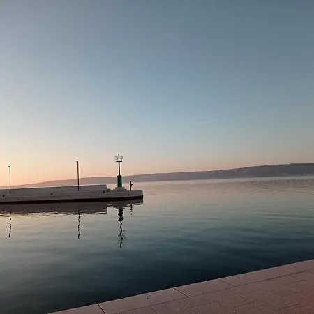 Apartment By The Sea And Beach With Roof Terrace Kastela