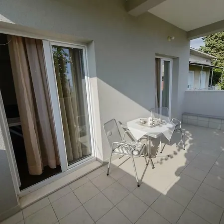 By The Sea And Beach With Roof Terrace Apartment