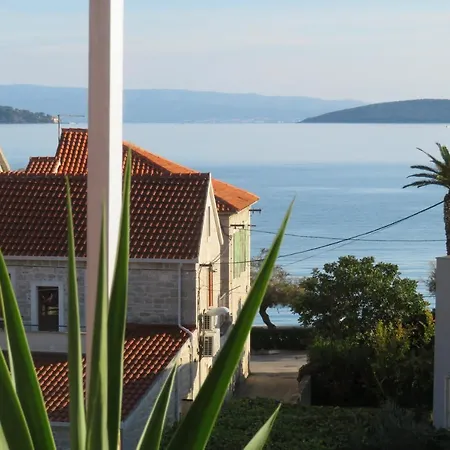 Apartment By The Sea And Beach With Roof Terrace *