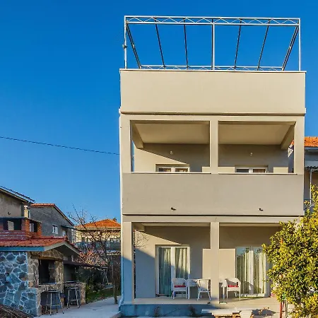 Apartment By The Sea And Beach With Roof Terrace Kastela