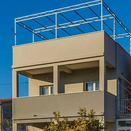 Apartment By The Sea And Beach With Roof Terrace Kastela