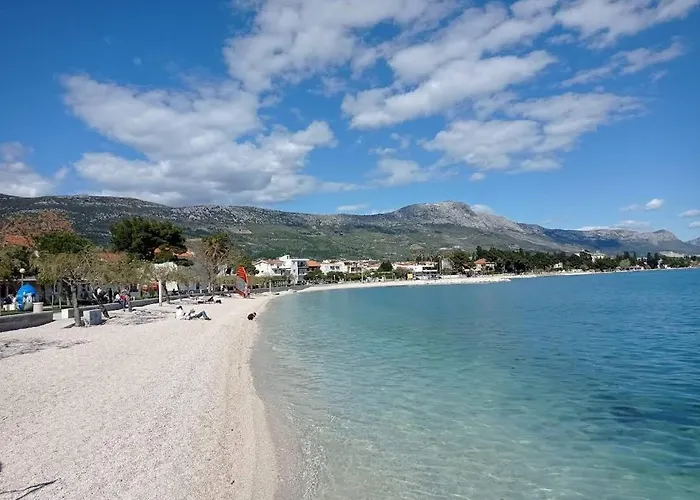 By The Sea And With Roof Terrace Apartamento Kaštela